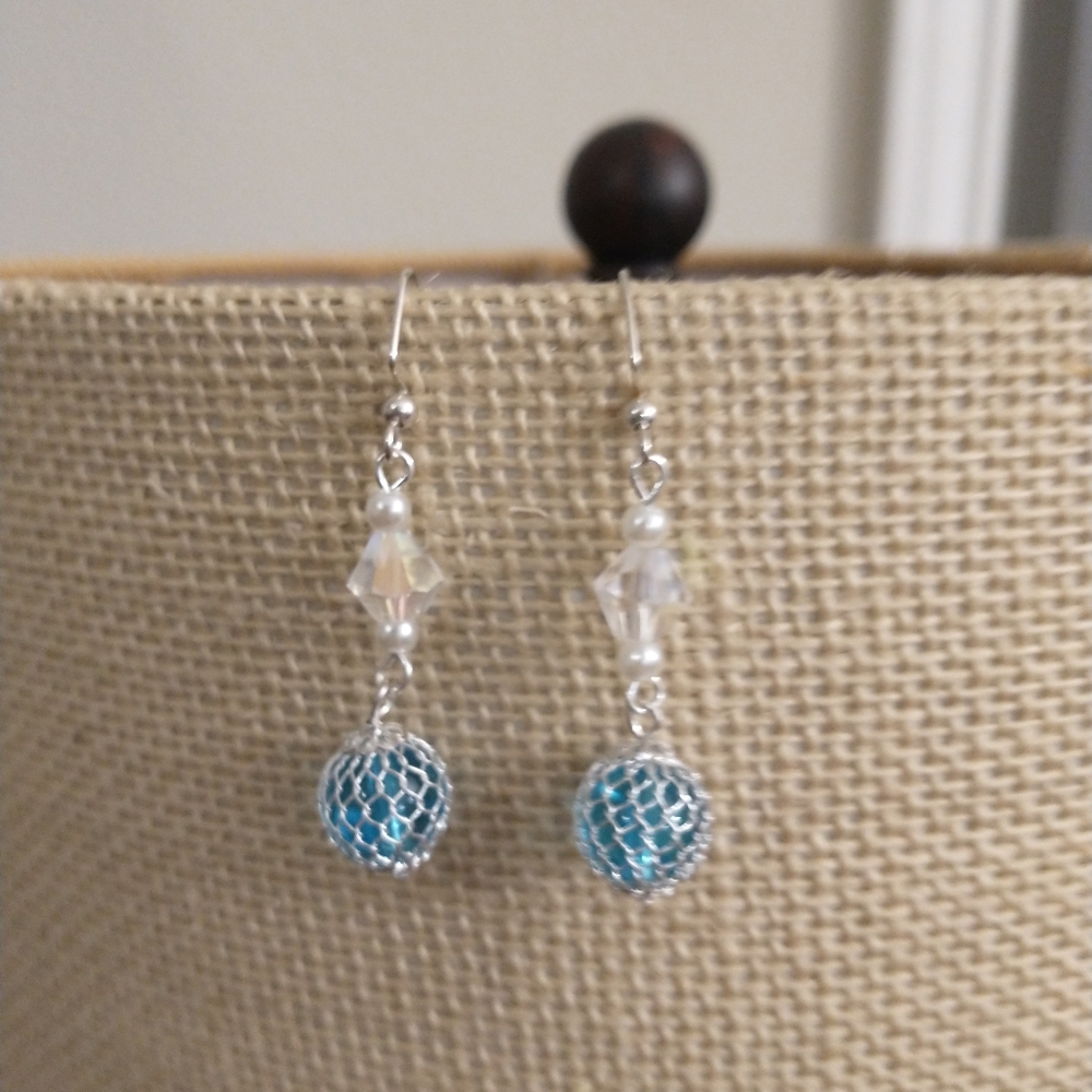 Earrings - Picture 5 of 9
